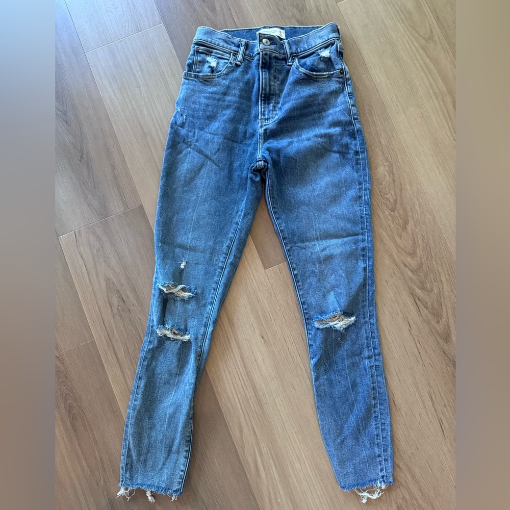 Abercrombie & Fitch The Super Skinny Ankle High Rise 26/2